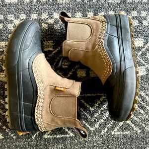 Standard Mid Chelsea Snow MTE Shoe